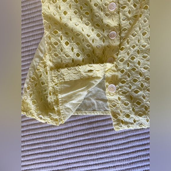 Zara Girls SZ 9 Cotton Eyelet Embroidered Button Down Yellow Top Shirt Flutter - Picture 2 of 6